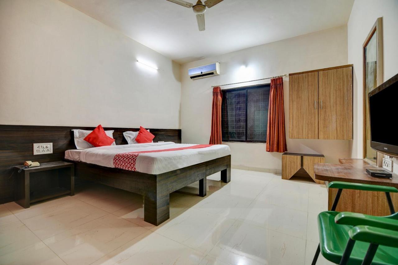 Oyo 65247 Hotel Akshay Garden Shirdi Exterior foto