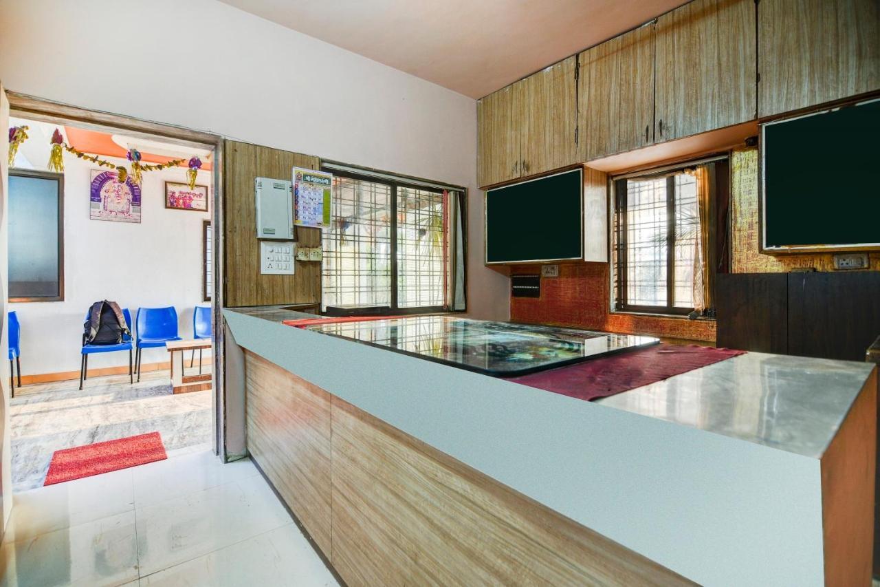 Oyo 65247 Hotel Akshay Garden Shirdi Exterior foto