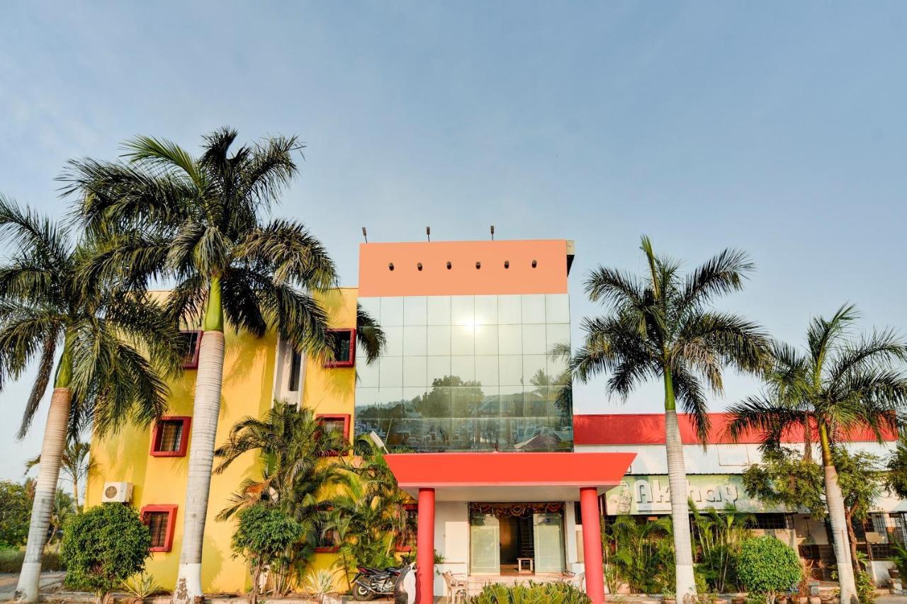 Oyo 65247 Hotel Akshay Garden Shirdi Exterior foto